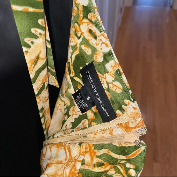 Tropical print halter dress by Jones New York - Picture 2 of 4